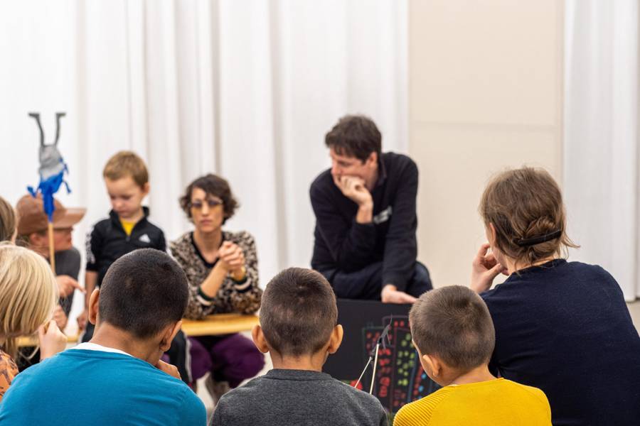 Mirja Reuter und Florian Gass, Geschichten in Bewegung, 2019, Workshop im Rahmen von exp. 1: Das Gerippe der Welt, 11. Berlin Biennale c/o ExRotaprint, Foto: Mathias Völzke
