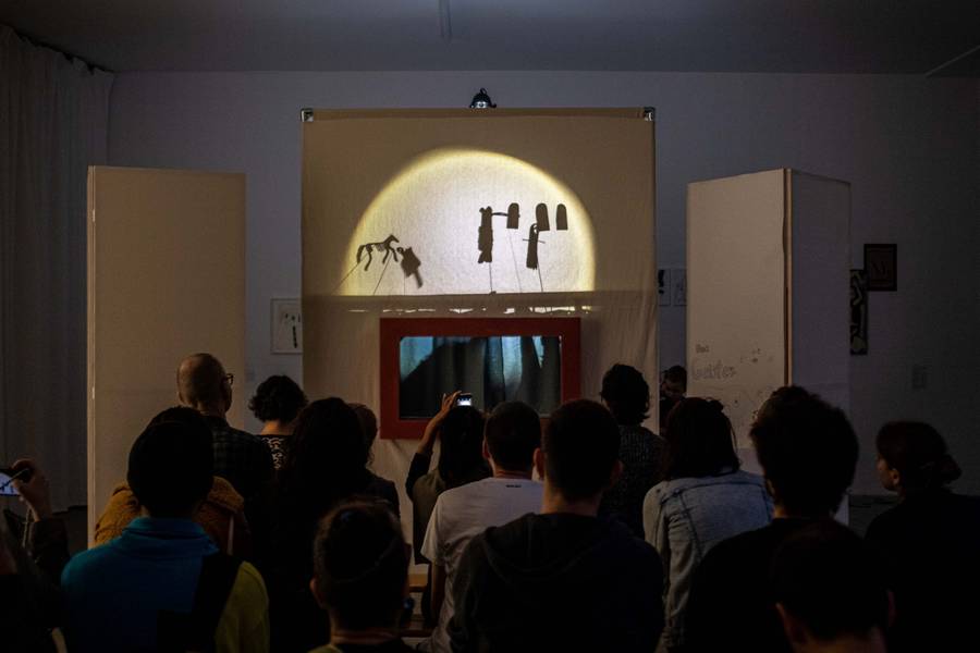 Mirja Reuter und Florian Gass, Geschichten in Bewegung, 2019, Workshop im Rahmen von exp. 1: Das Gerippe der Welt, 11. Berlin Biennale c/o ExRotaprint, Foto: Mathias Völzke
