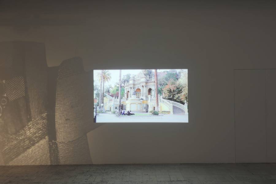 Paula Baeza Pailamilla, Kurü Mapu [Black Land], 2018, installation view, 11th Berlin Biennale, KW Institute for Contemporary Art, 5.9.–1.11.2020, photo: Silke Briel
