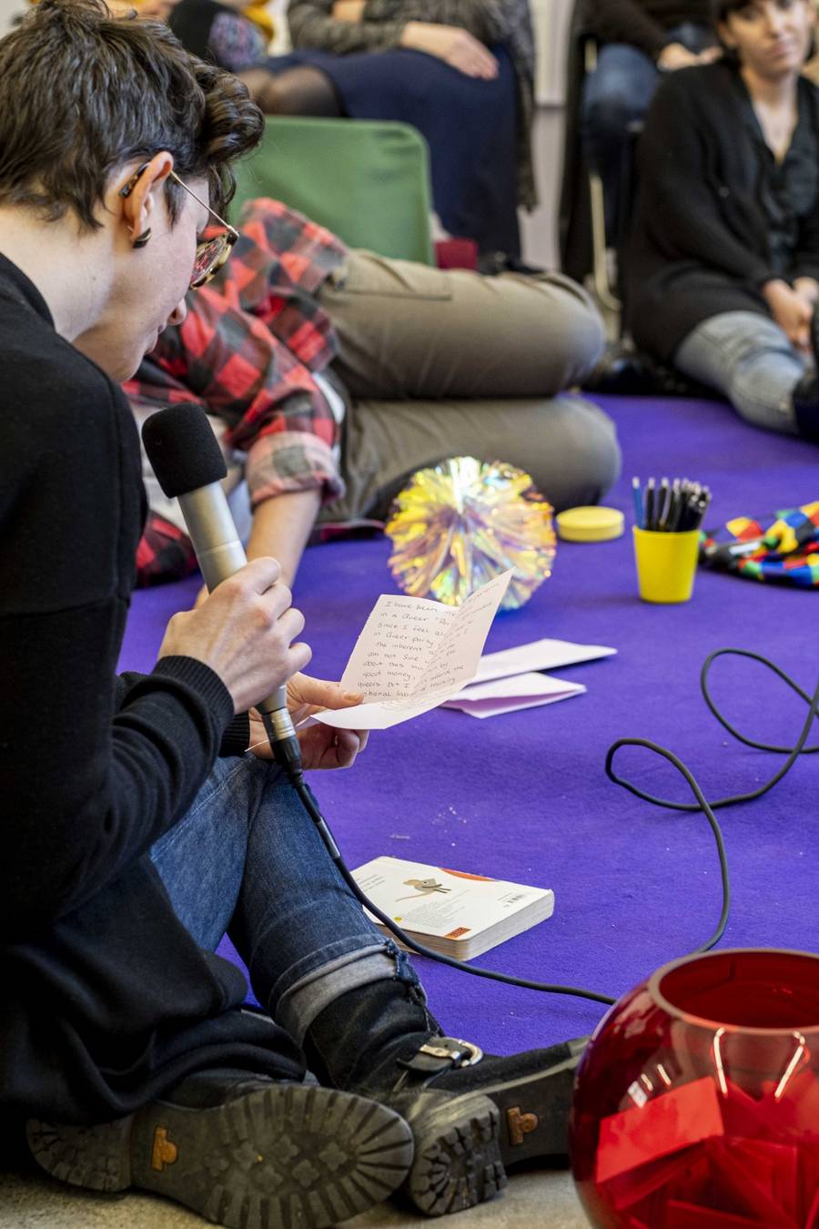 Feminist Health Care Research Group (Inga Zimprich/Julia Bonn) and Sickness Affinity Group, The Fatigued Compassionate Oracle: Q&amp;A, 8.2.2020, participative format, 11th Berlin Biennale c/o ExRotaprint, photo: Mathias Völzke
